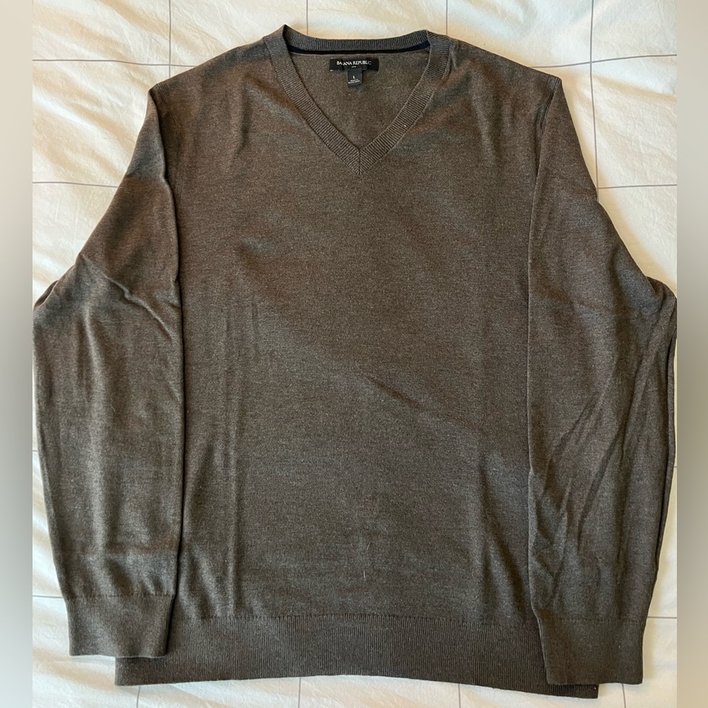 Banana Republic Italian Merino V-neck Sweater (Size: L; Color: Green)
